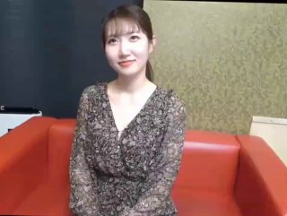 廣東嫩模三美同牀，全程露臉制服誘惑，在狼友的指揮下脫光，揉奶玩逼舔奶子，道具抽插姐妹騷穴浪叫呻吟不止